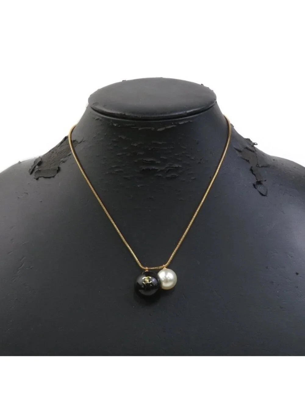 Chanel Necklace CC Logo